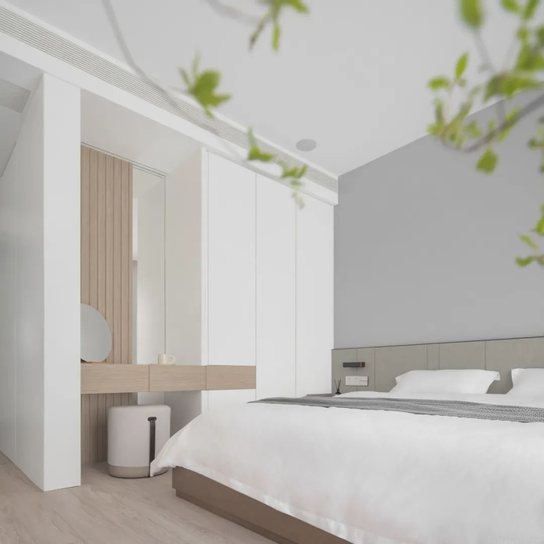 工作如此繁雜，居家何不簡單一些？三口之家的極簡美宅