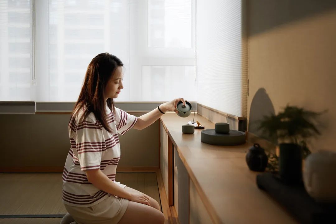 小兩口住躍層還能裝出溫度？細(xì)節(jié)精準(zhǔn)把控詮釋大而不空