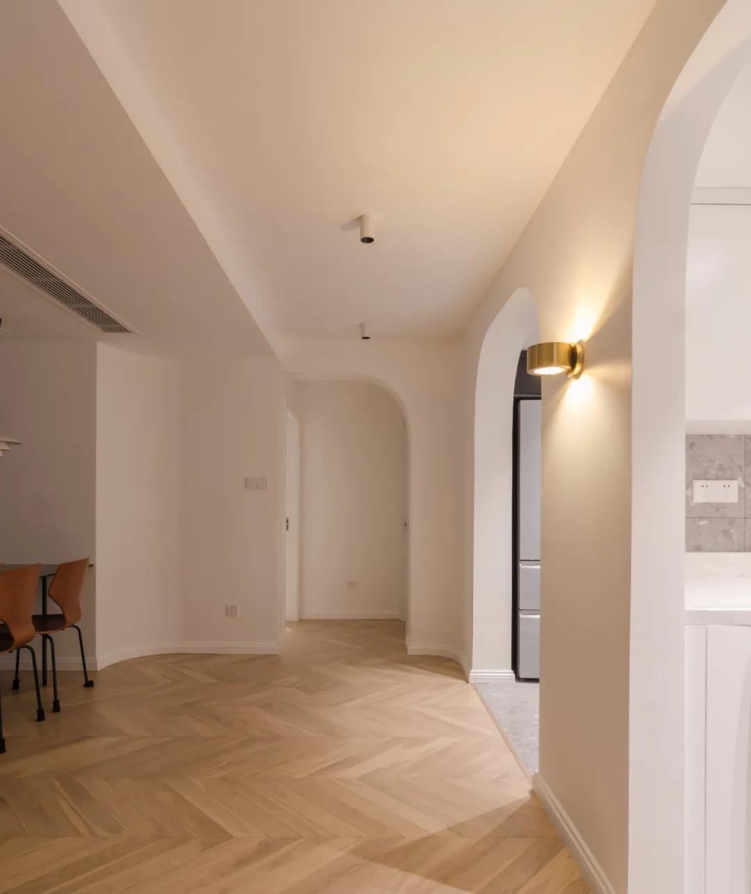 色彩沖擊下塑造的視覺平衡，現代家居也能復刻的古典之美