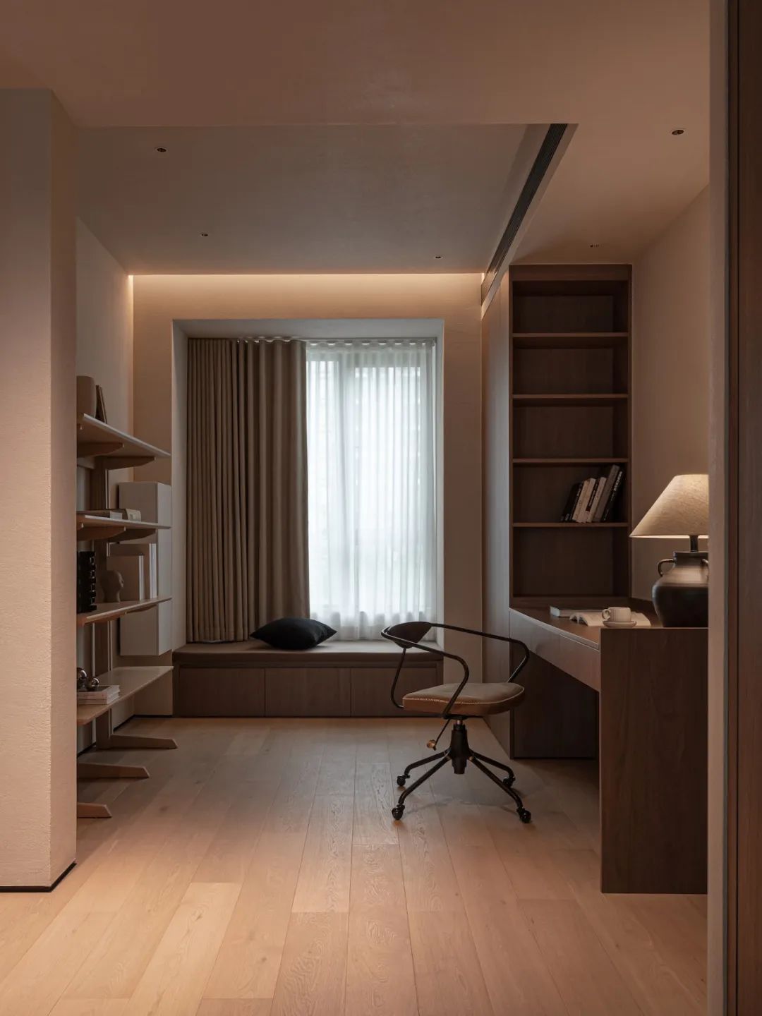 樸素用色大膽拆改丨健身房、衣帽間，他家“圓潤”又全能