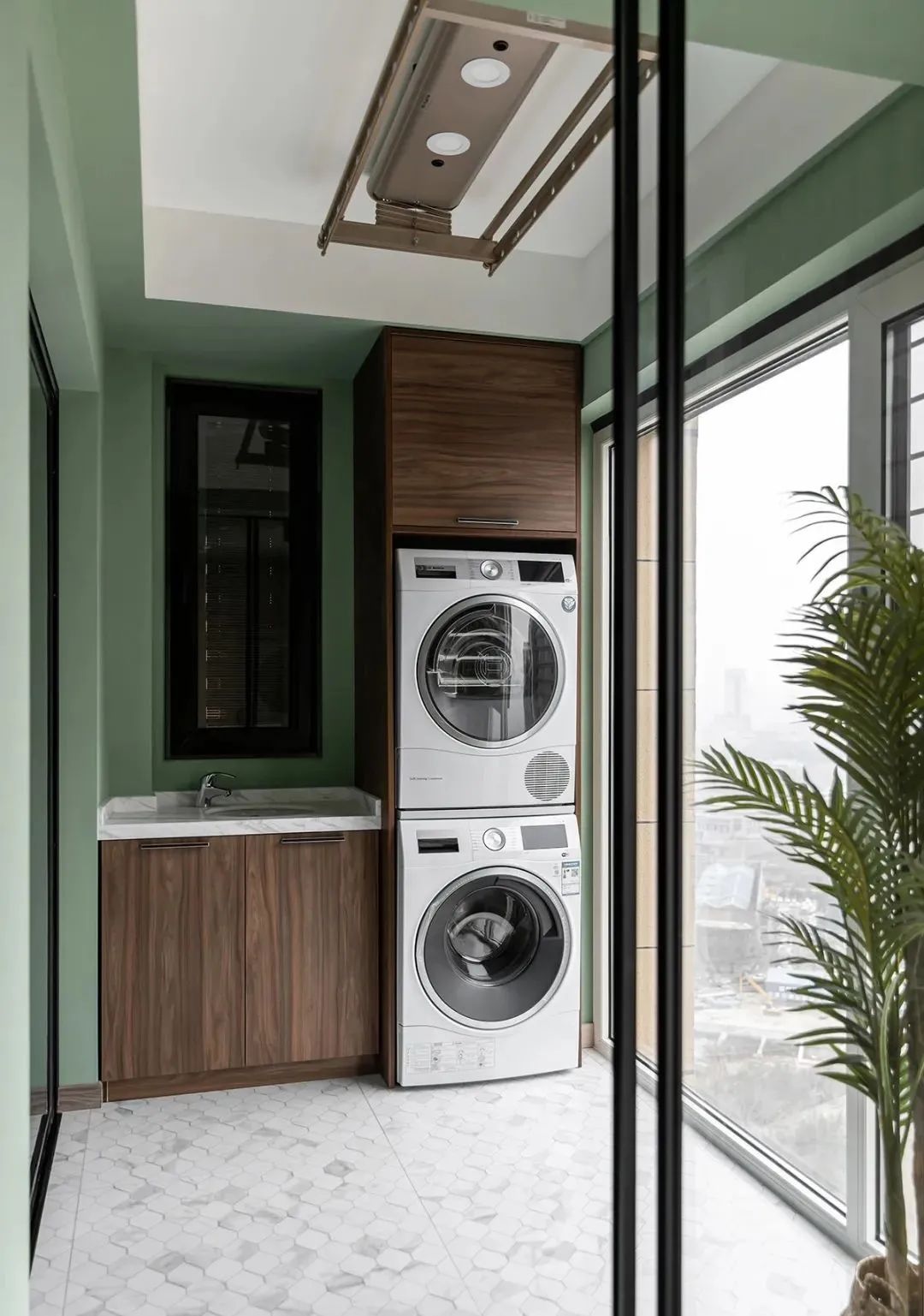 空間塑成彩色積木，只為滿足二位公主的少女心