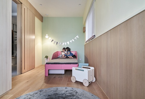 打通兩套房，竟是為了孩子的游樂(lè)場(chǎng)，當(dāng)代家庭“幼兒園”