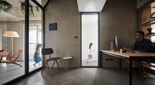 打通兩套房，竟是為了孩子的游樂(lè)場(chǎng)，當(dāng)代家庭“幼兒園”