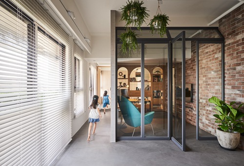 打通兩套房，竟是為了孩子的游樂(lè)場(chǎng)，當(dāng)代家庭“幼兒園”