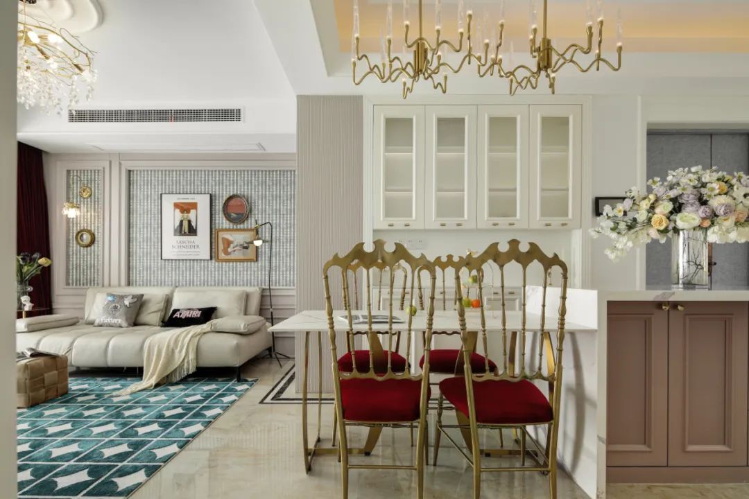 繁復裝飾也能和而不亂？看看她家，成全你的小資自由