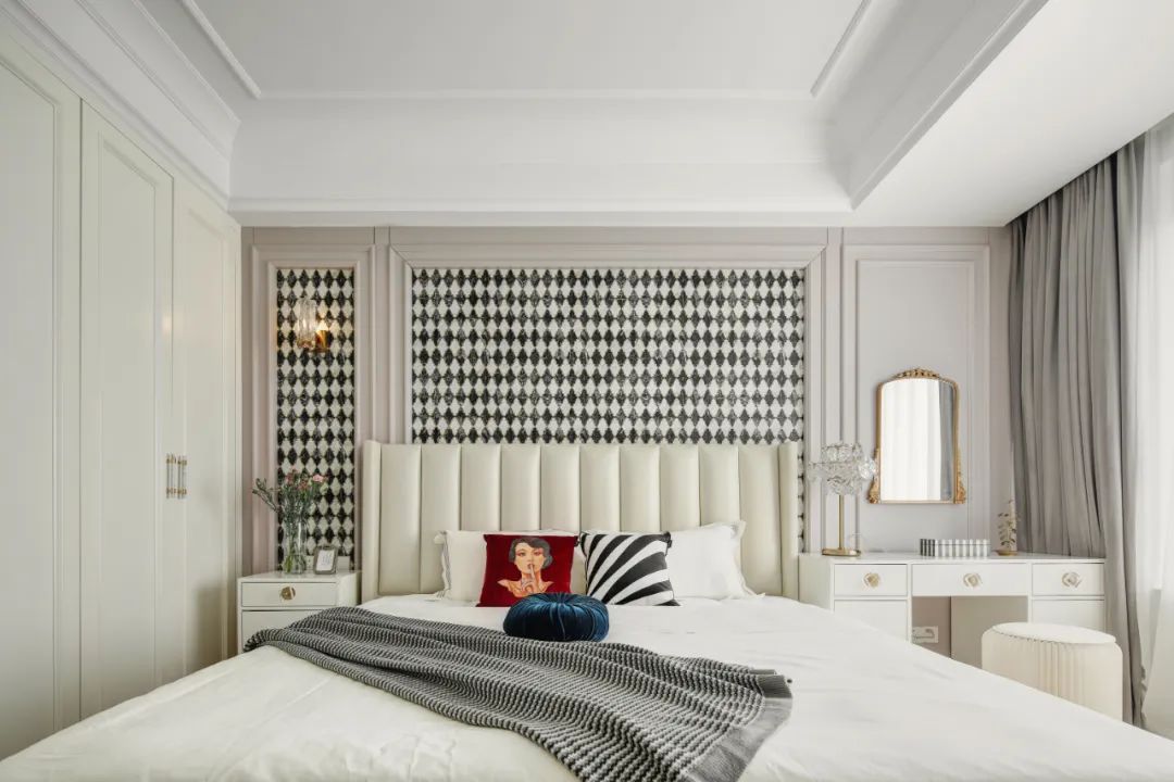 繁復裝飾也能和而不亂？看看她家，成全你的小資自由