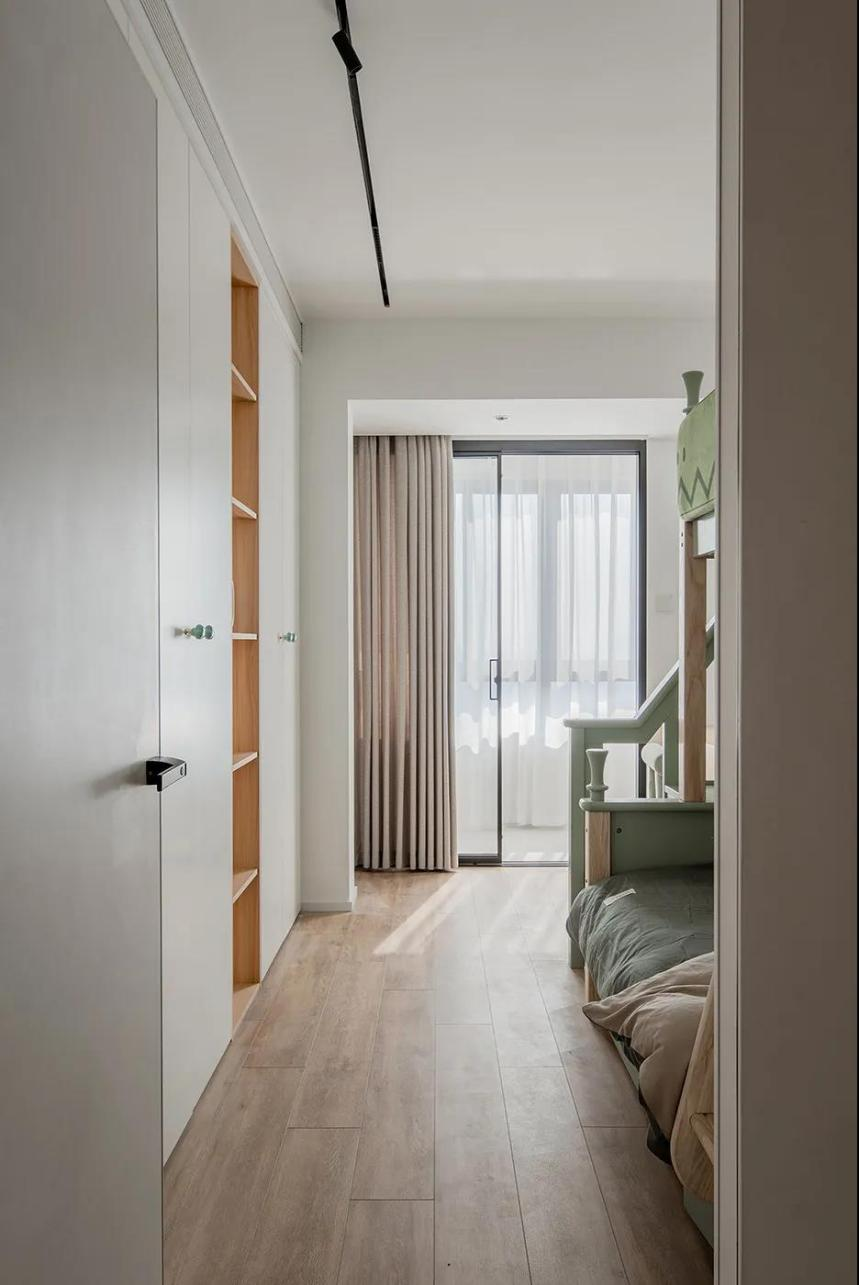 空間規劃師丨色彩層次映射功能變化，刪繁就簡的輕盈自宅