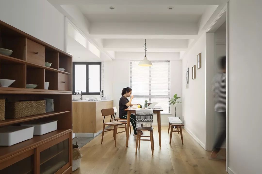 拒絕樣板間！黑胡桃的美學(xué)嘗試，體驗(yàn)深邃日式溫柔