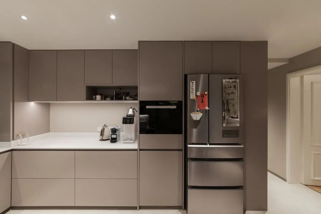 潮酷爸媽帶娃記，輕復(fù)古宅一鏡到底，影音房也沒放過