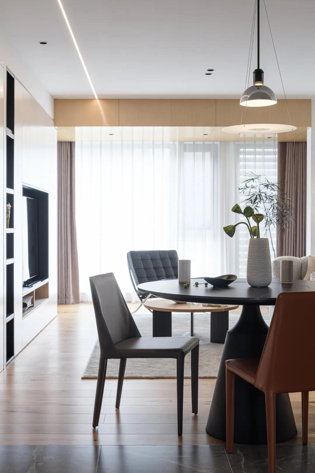 空間規劃師丨色彩層次映射功能變化，刪繁就簡的輕盈自宅