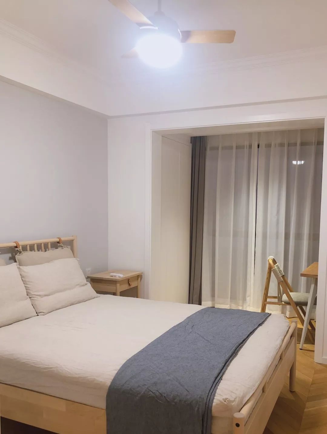 淡雅原木軟裝滿屋書香，東方審美里的別樣禪意煙火