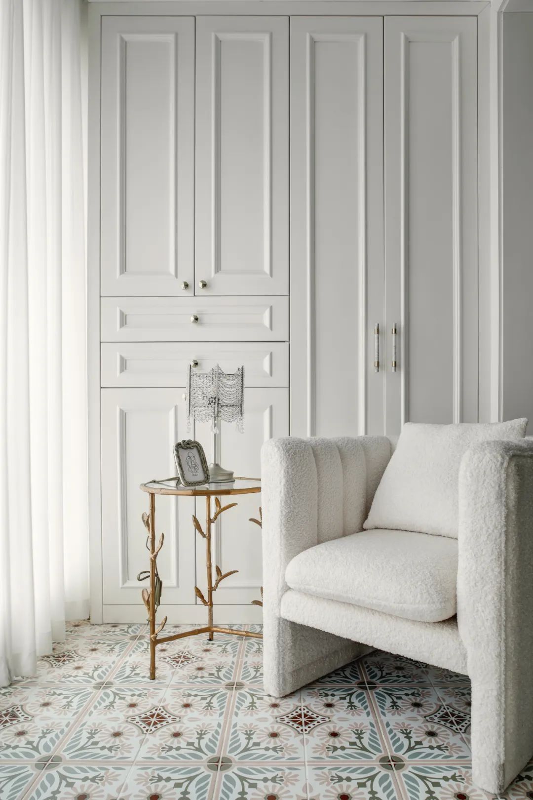 繁復裝飾也能和而不亂？看看她家，成全你的小資自由