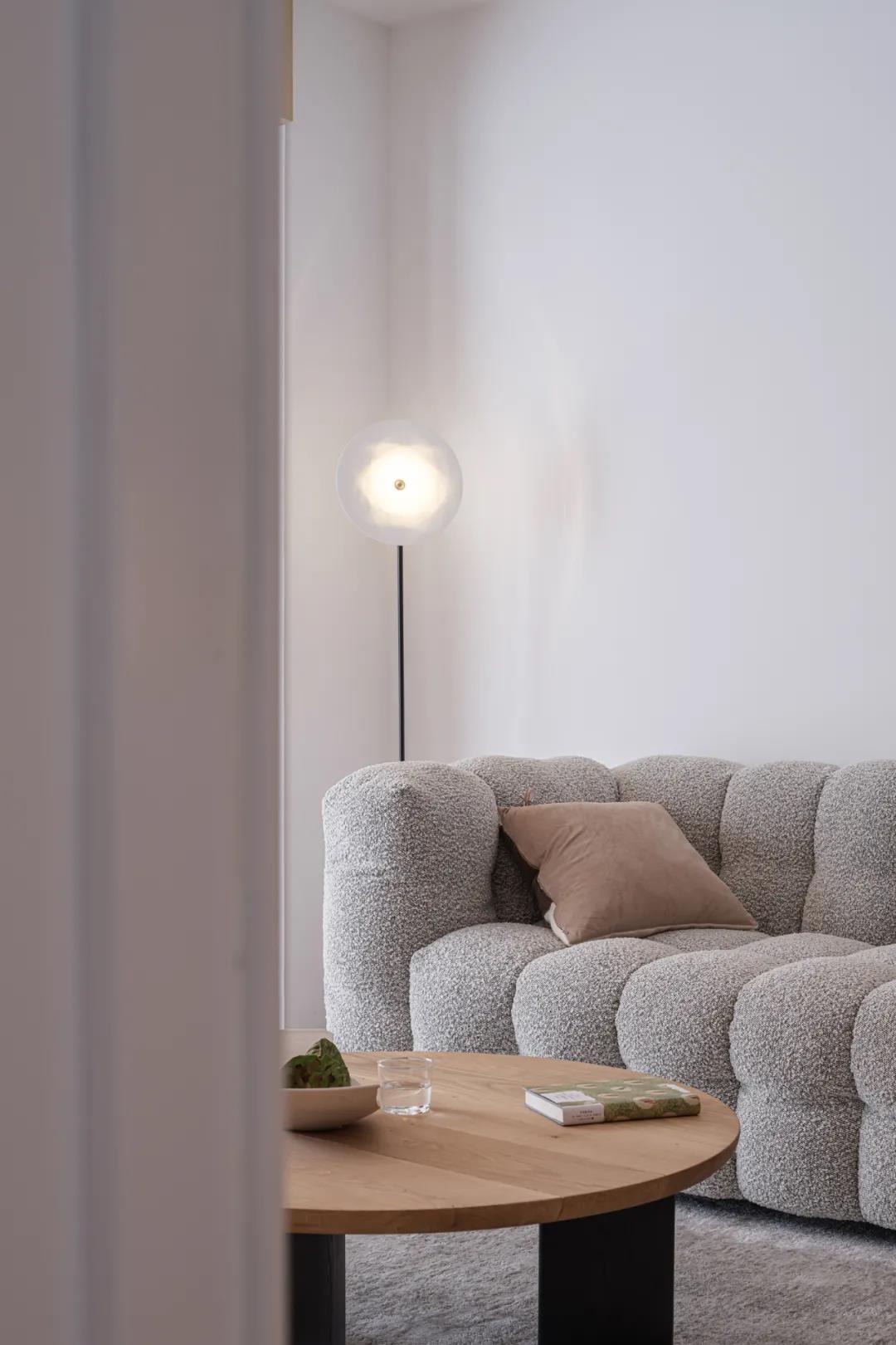 空間規劃師丨色彩層次映射功能變化，刪繁就簡的輕盈自宅