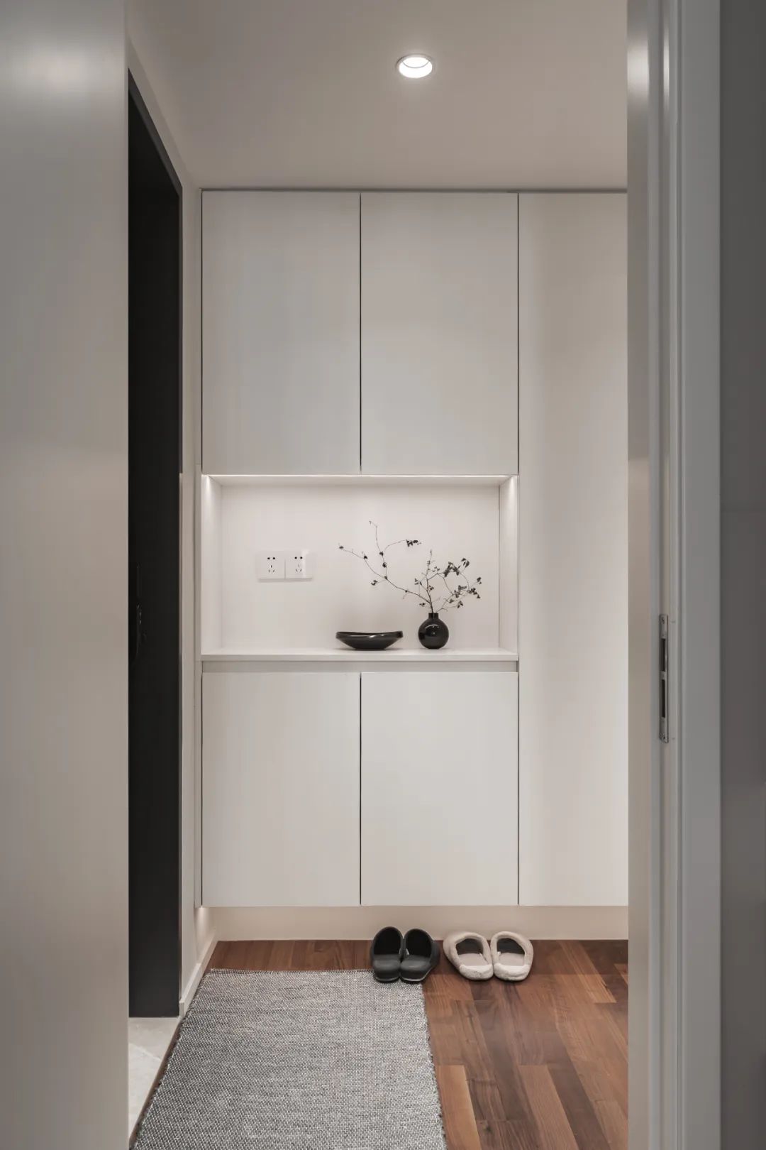 三代同堂居家新寵，原木家具配暖白硬裝，將溫馨進行到底