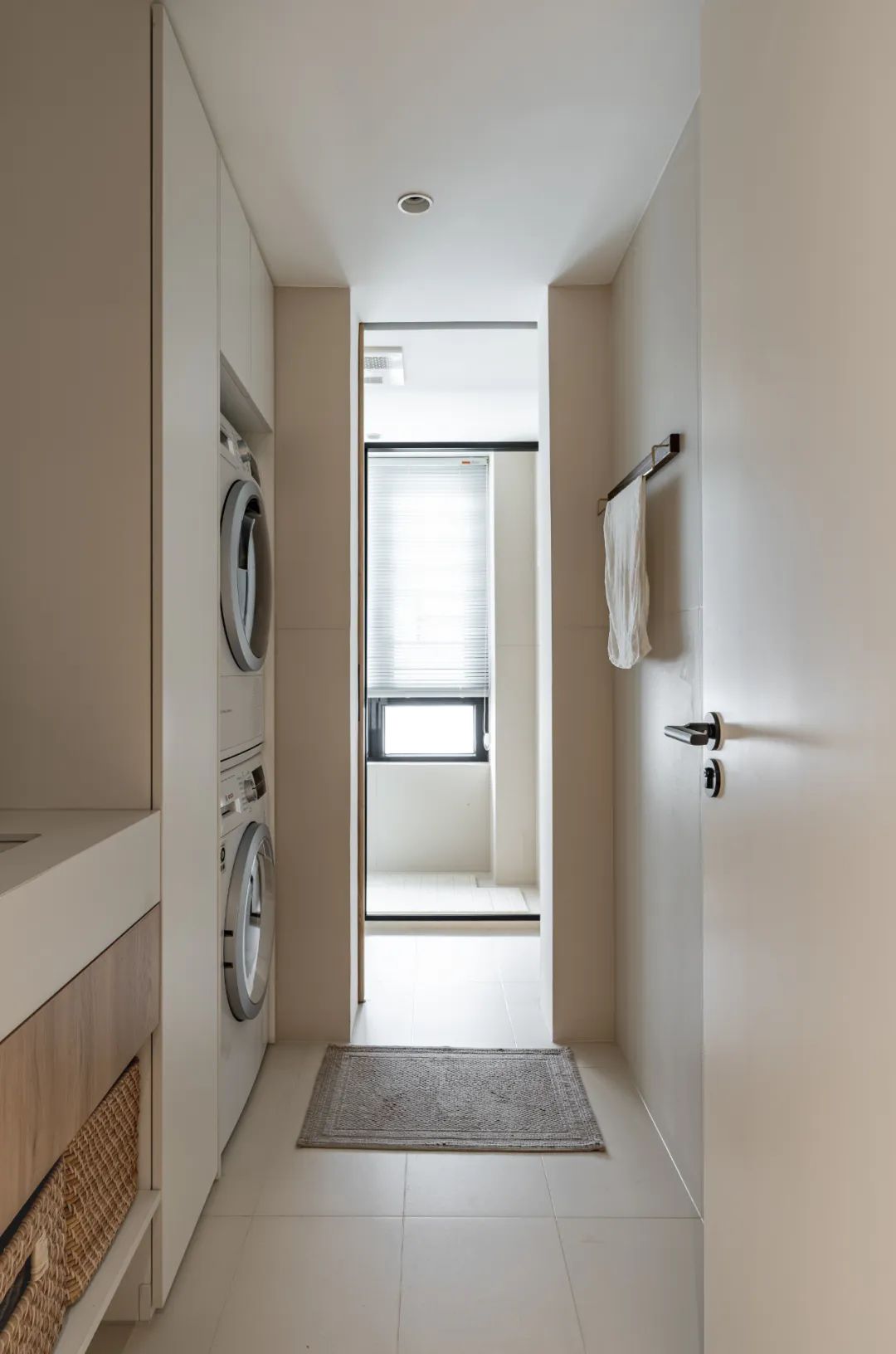 三代同堂居家新寵，原木家具配暖白硬裝，將溫馨進行到底