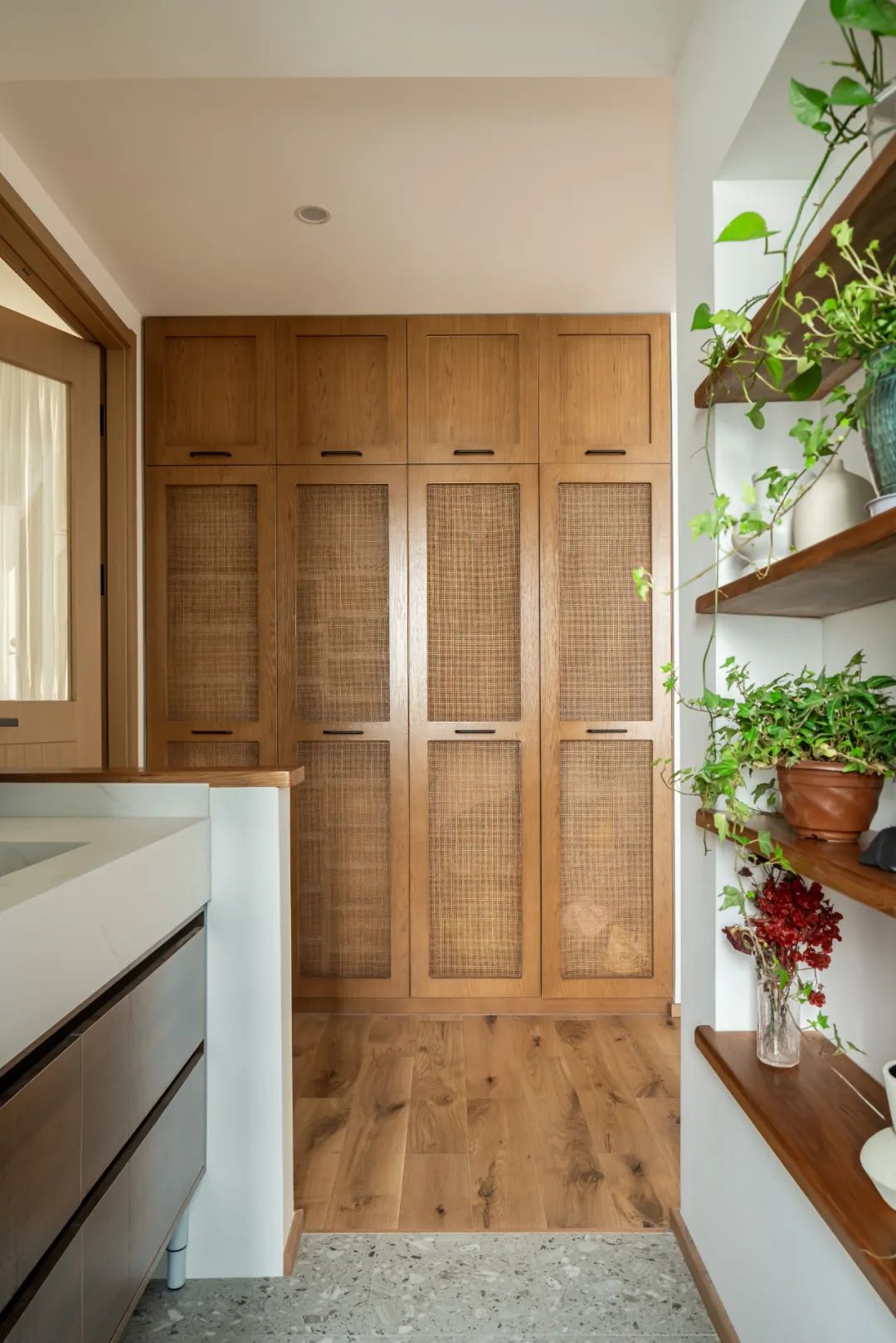 空間規劃師丨色彩層次映射功能變化，刪繁就簡的輕盈自宅