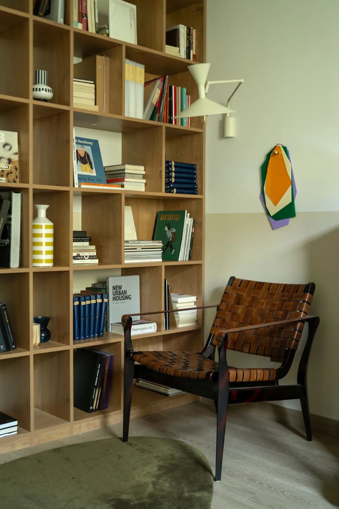 “方盒子里的平行宇宙”奶咖撞復古，時尚有深度