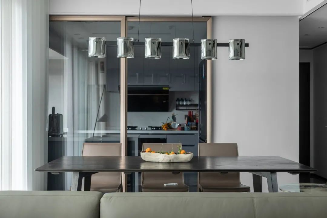 宅子只是睡覺的“窩”？NO，看這一家三口，就像住進詩歌