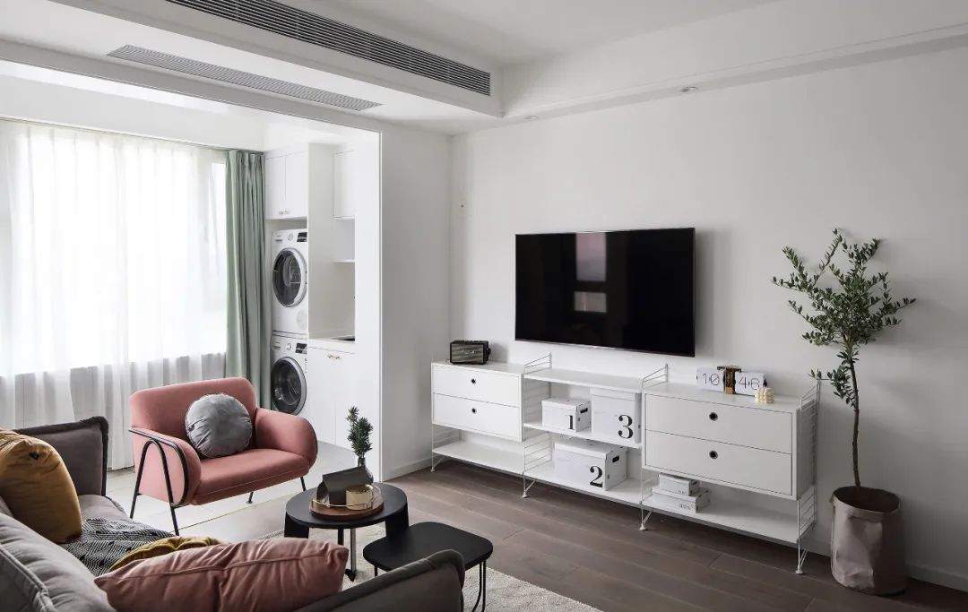 進(jìn)門就是5米收納柜，2改3小戶型，布局超多驚喜~