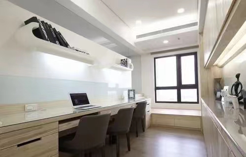 「歸隱」夫妻的都市“陋室”，慵懶原木藏書閣，宅不夠！