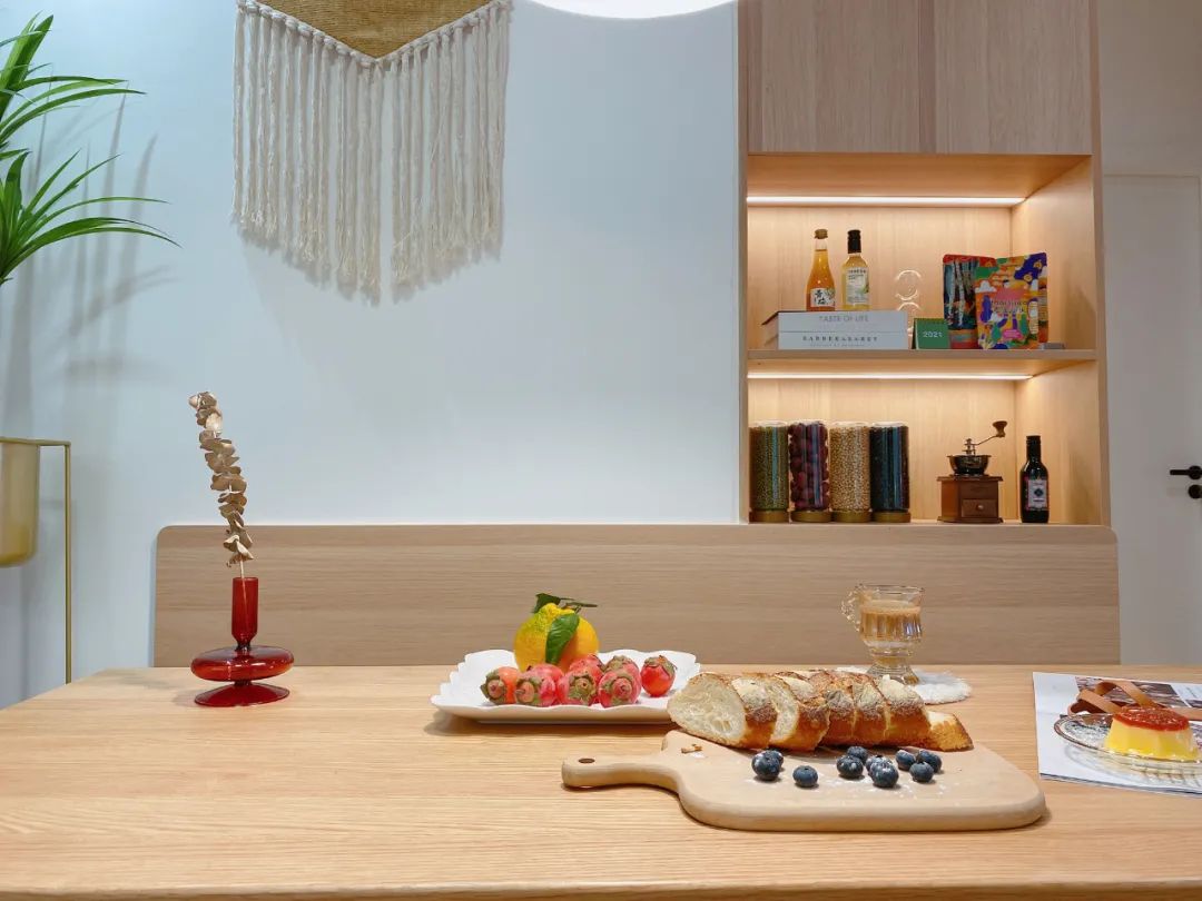 85㎡塞進多功能客廳，異戶型變成充滿巧思的北歐小家