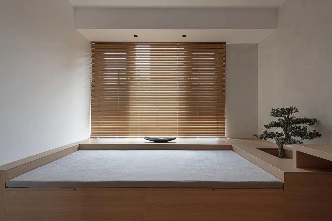 超大浴缸套間+休閑書房+獨立視聽室，人均80平的快樂！