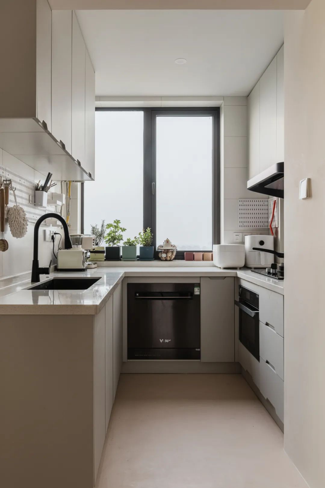 來一支草莓味的“冰激凌”，走進藝術總監(jiān)的侘寂之家