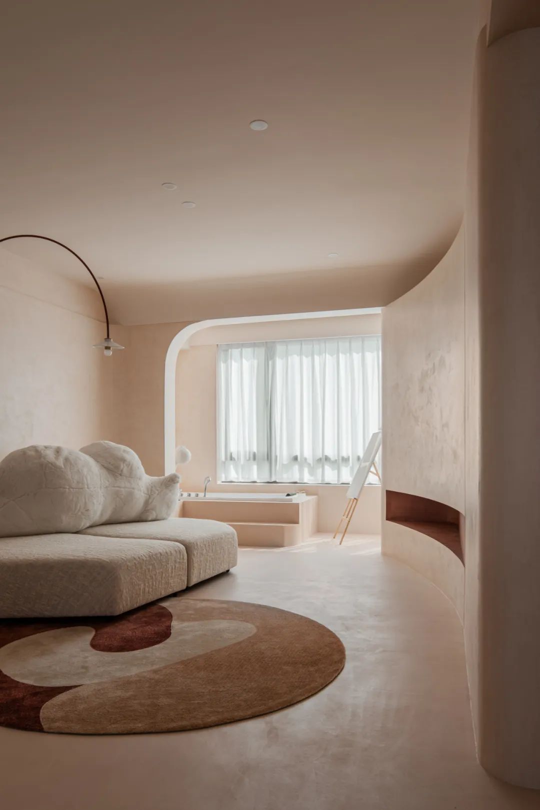 來一支草莓味的“冰激凌”，走進藝術總監(jiān)的侘寂之家