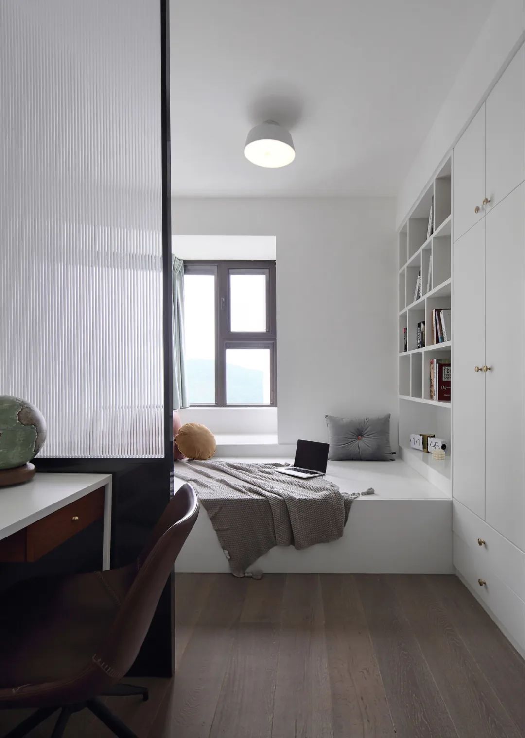 進(jìn)門就是5米收納柜，2改3小戶型，布局超多驚喜~