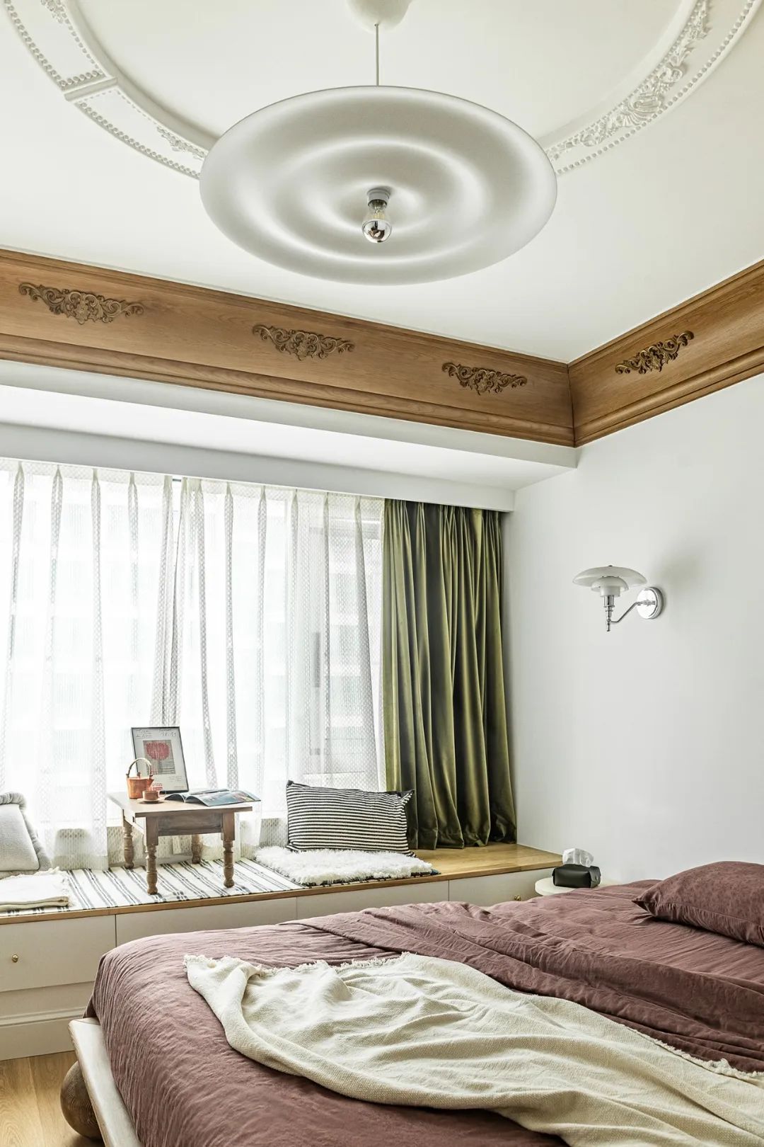 輕奢家具+古典線條+純白硬裝，微微法式很傾城～