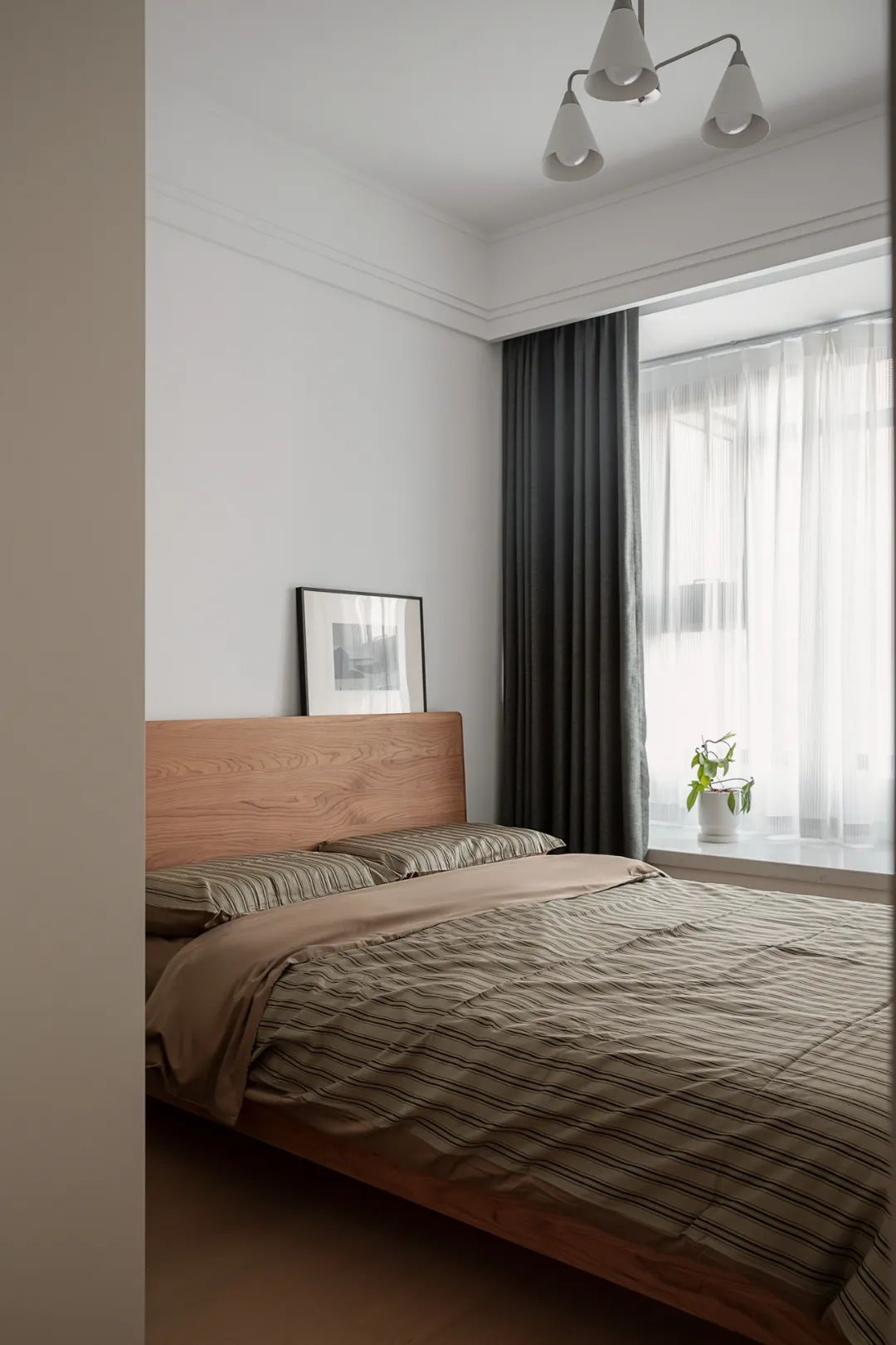 90后美女獨(dú)居小宅摩登又時(shí)尚，復(fù)古配飾真“熱鬧”