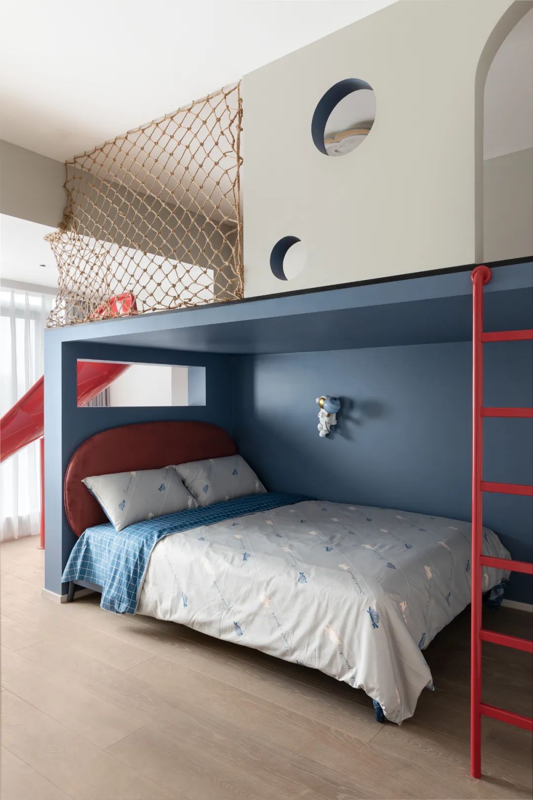 三代同堂坐擁中西式廚房+滑梯兒童房，看完我想住進去