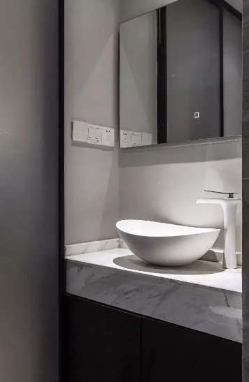 一家5口如何審美一致？他家刷成愛(ài)馬仕橙，房?jī)r(jià)都漲了