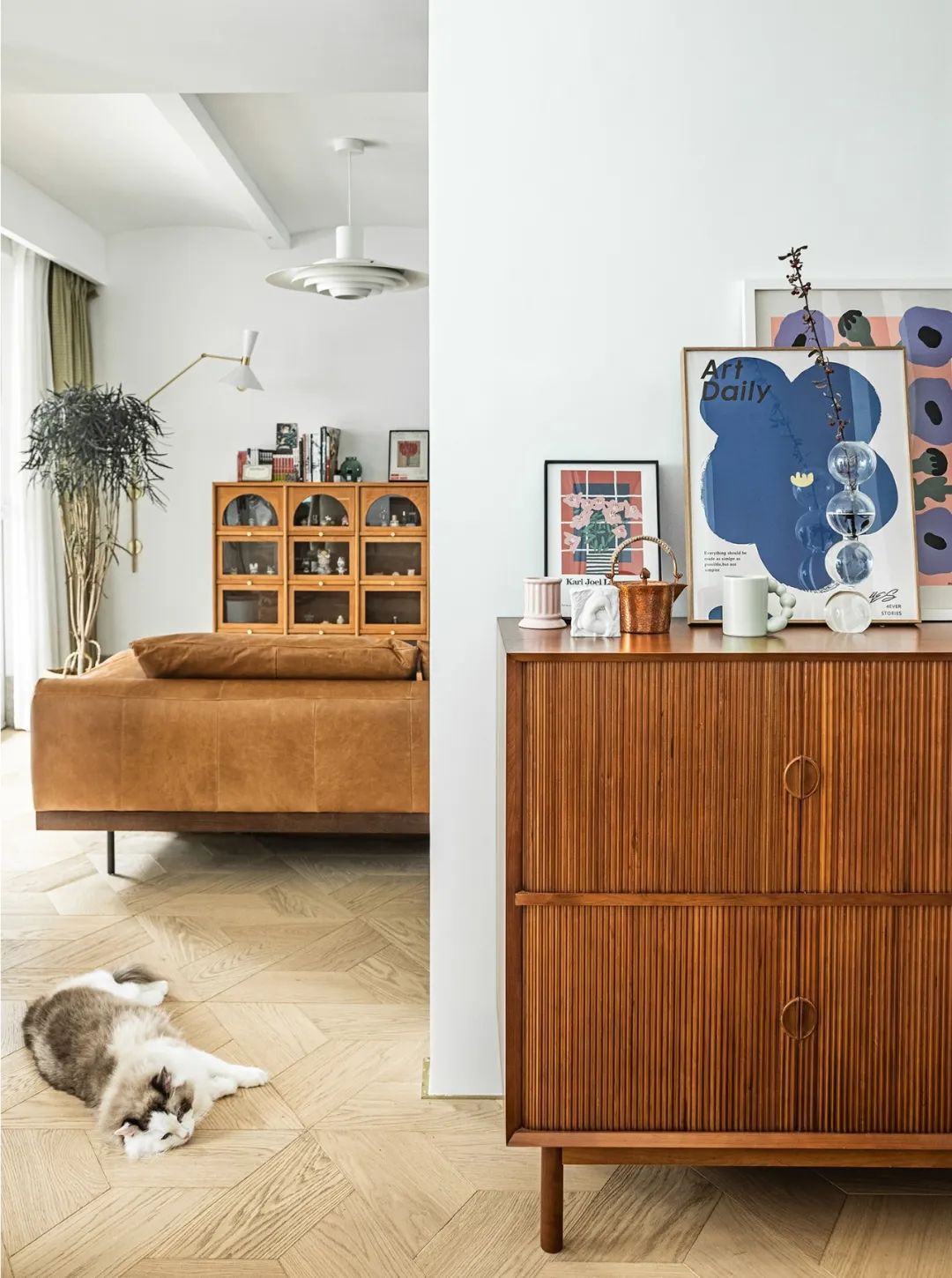 輕奢家具+古典線條+純白硬裝，微微法式很傾城～