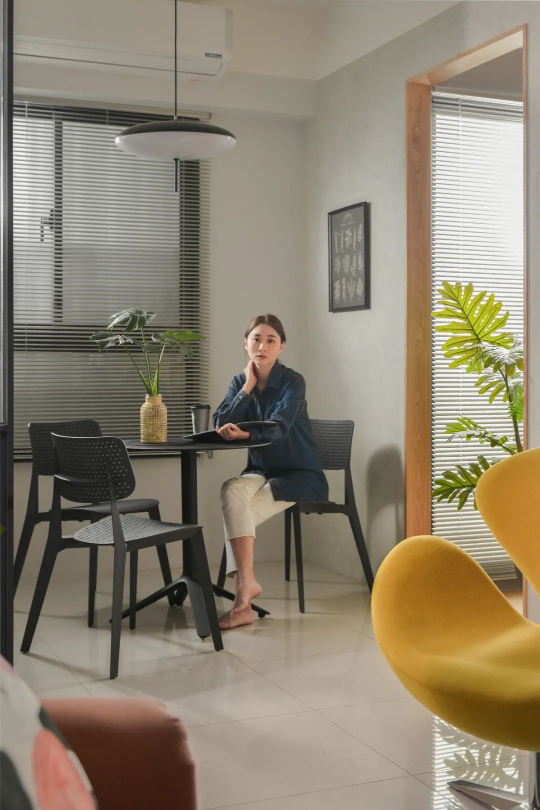 原木、鐵藝、莫蘭迪，美女律師住出獨(dú)居精彩