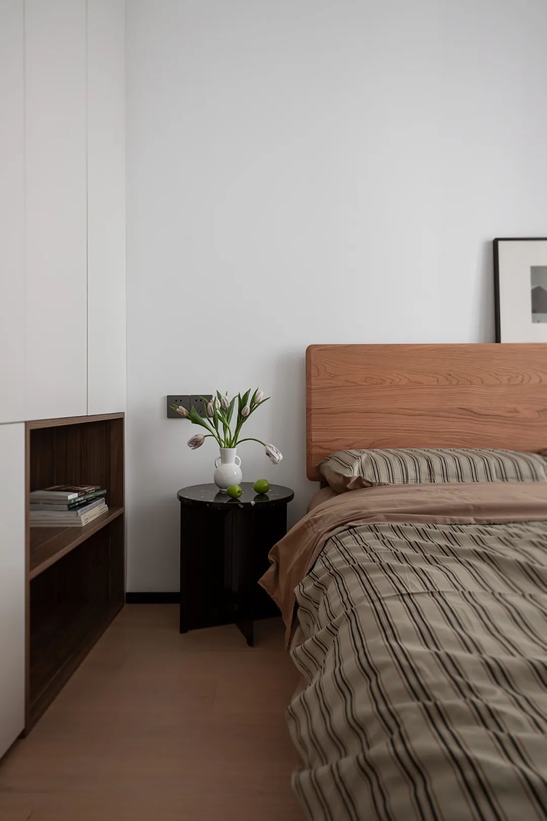 90后美女獨(dú)居小宅摩登又時(shí)尚，復(fù)古配飾真“熱鬧”