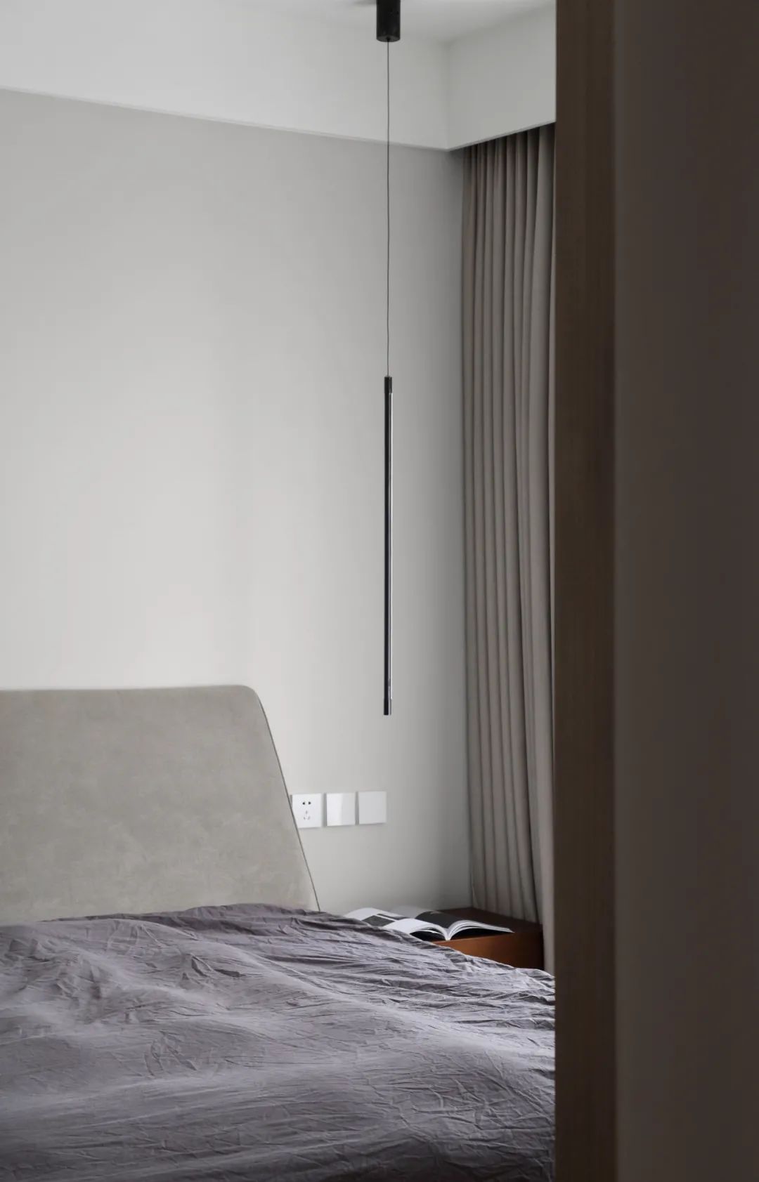 美女?dāng)z影師實(shí)力自寵，黑白灰小宅又美又溫柔，絕絕子～