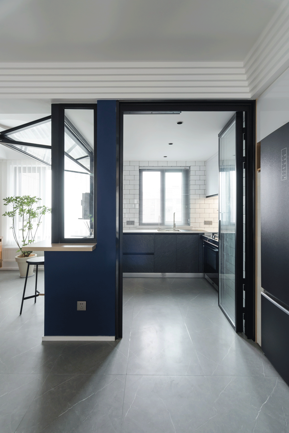 爸媽的晚年宜居宅丨玻璃廚房、吧臺、衣帽間，處處是驚喜