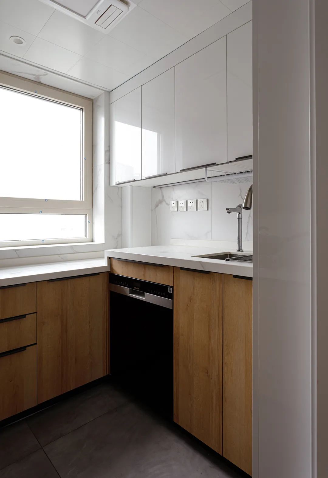 舊房改造教科書丨“角落潮設計”，書房、餐吧全部安排