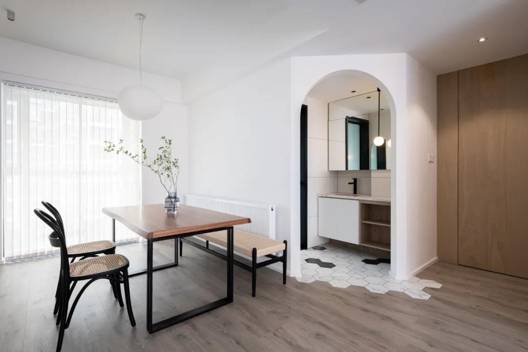 抗疫夫妻純凈生活！89㎡花15萬(wàn)裝出“白日夢(mèng)想家”