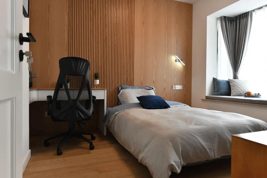 容下一家五口的小兩居，陽臺改成小餐廳，還有超多收納