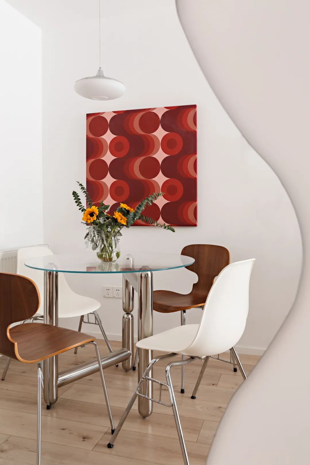 把家搬進(jìn)美術(shù)館，90后小夫妻親自操刀，全是美景