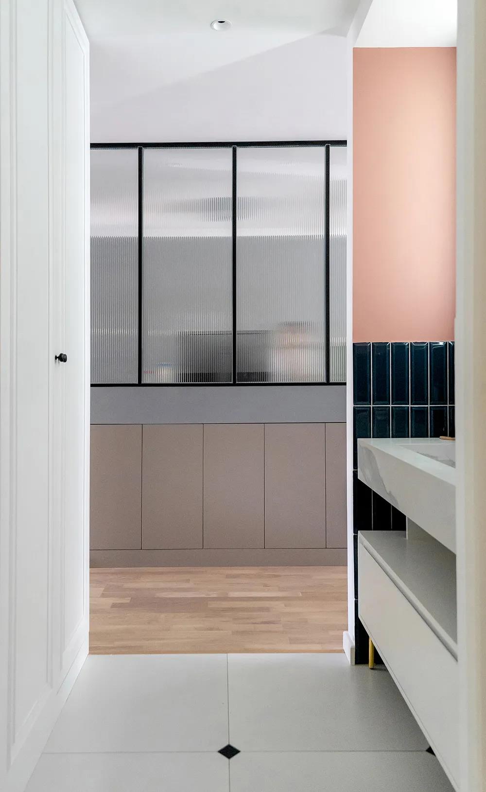 莫蘭迪色背景墻、廚房自帶落地窗...100㎡超治愈，快收藏