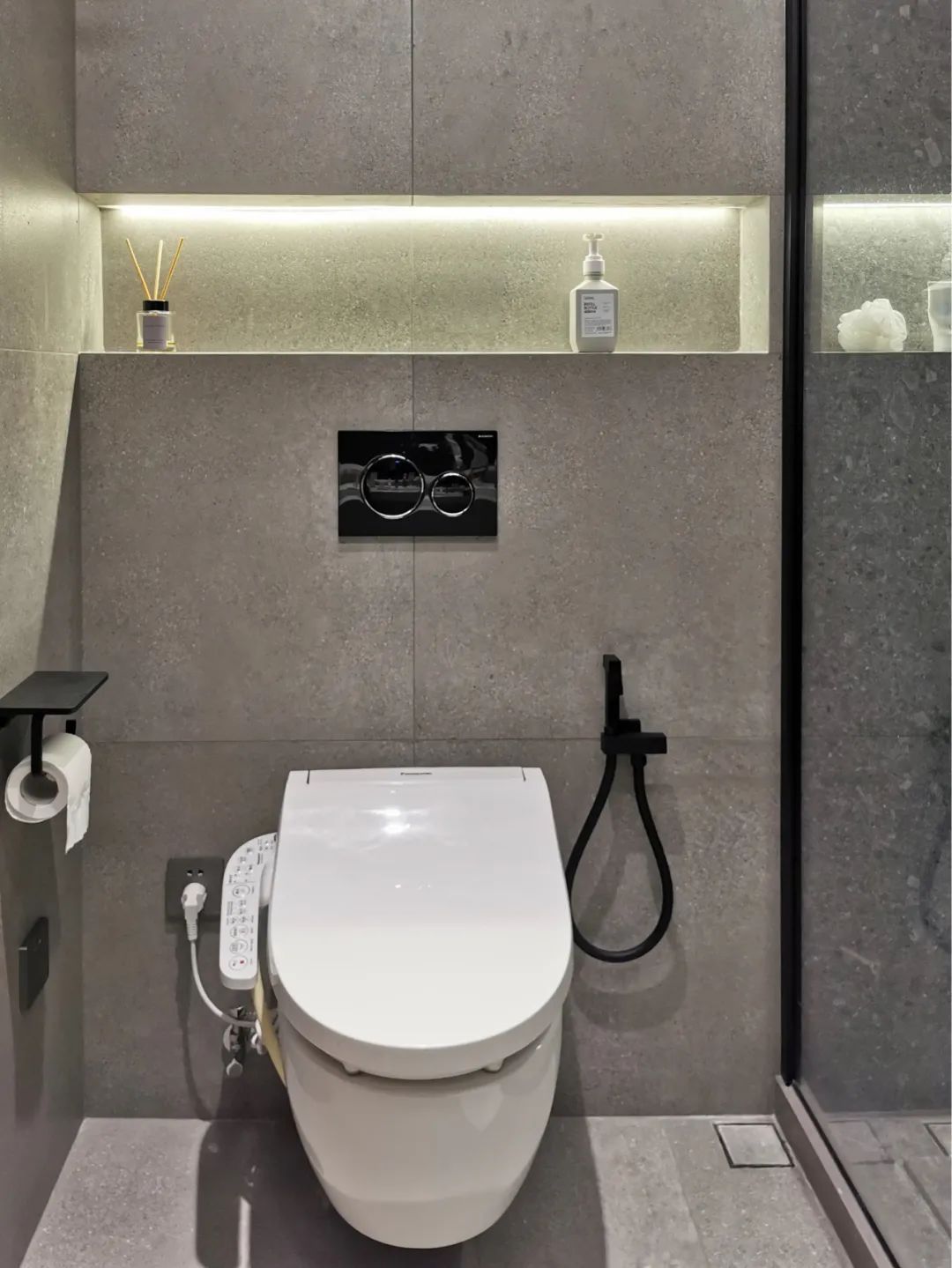 入戶新思路丨島臺代替玄關柜，把通透做到極致