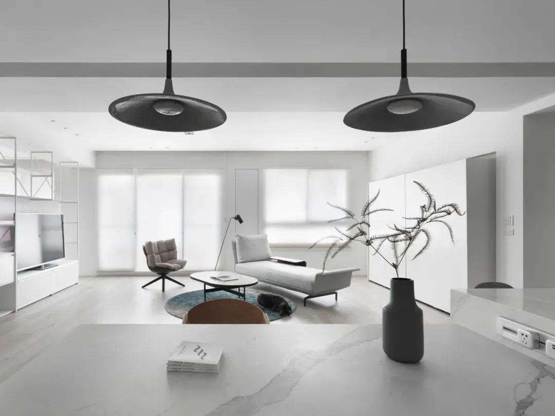 90后律師的“白富美”家，黑白灰變奏曲，美到DNA都動了