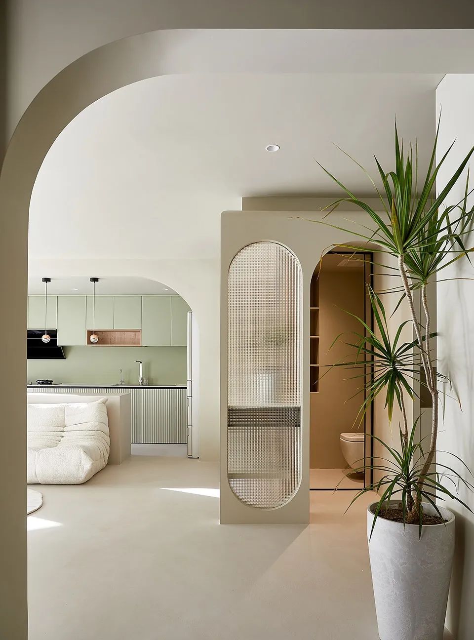 弧型洞口的浪漫丨全景餐廳+奶油色系，享受輕奢居住體驗