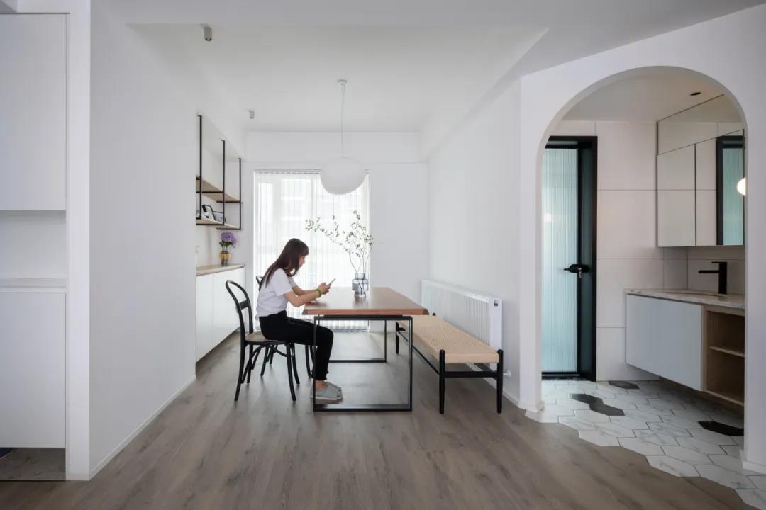 抗疫夫妻純凈生活！89㎡花15萬(wàn)裝出“白日夢(mèng)想家”