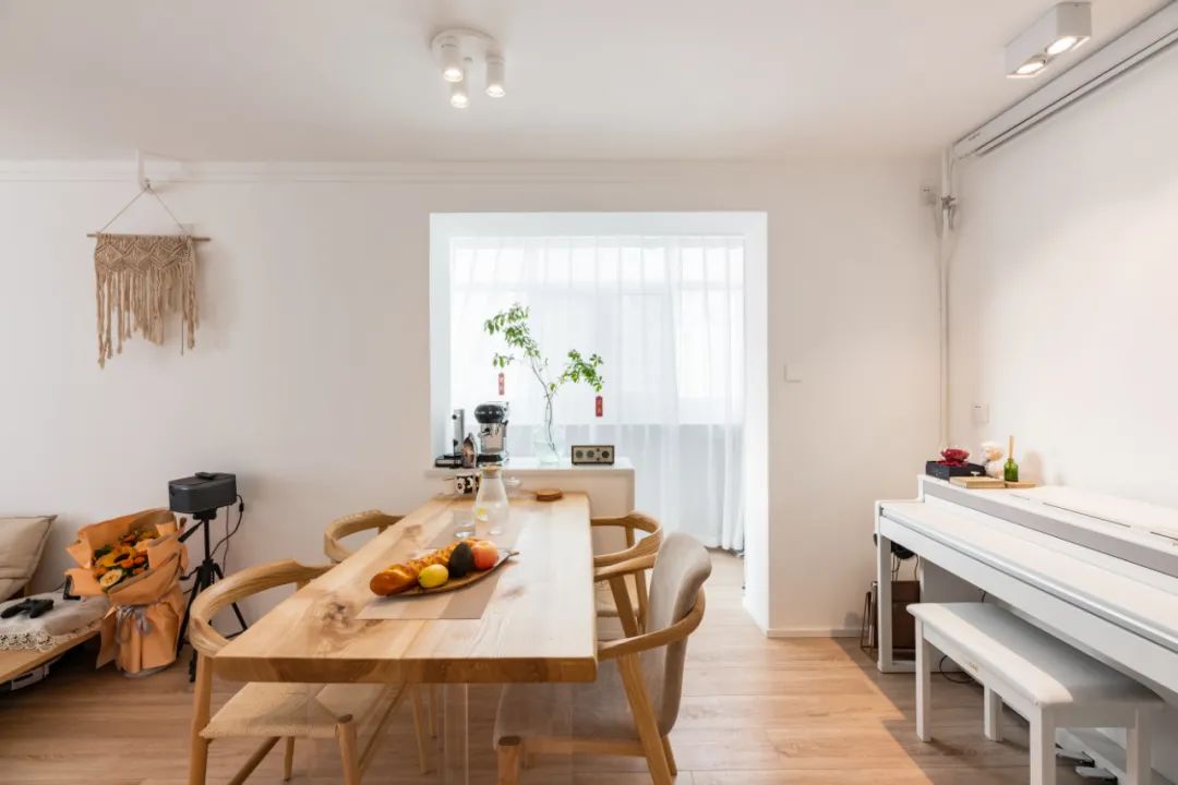 老房沒廳怎么辦？80㎡三居爆改變兩居，多功能空間生活、會客、休閑面面俱到！