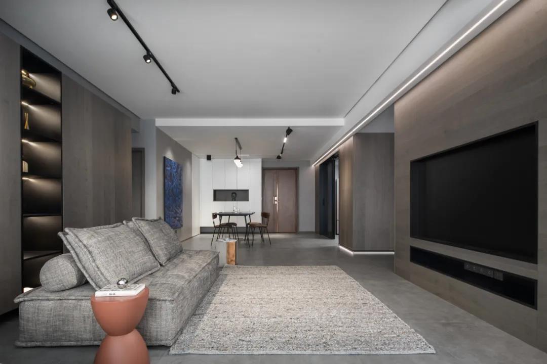 咖啡店老板巧改毛坯房“高級灰雕塑風(fēng)”邊藝術(shù)邊生活