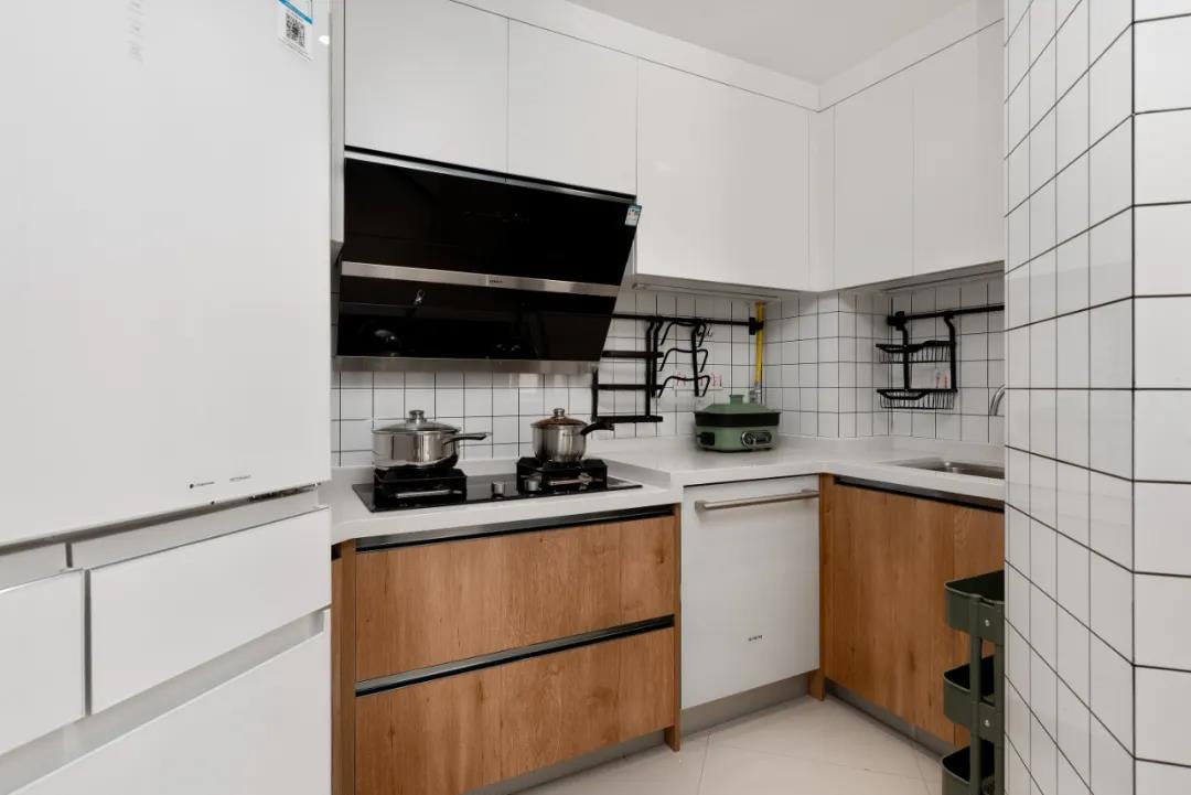 小紅書爆火：2人2喵入住異形小戶，仿佛是日劇穿越~	